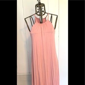 Flowy pink maxi dress!